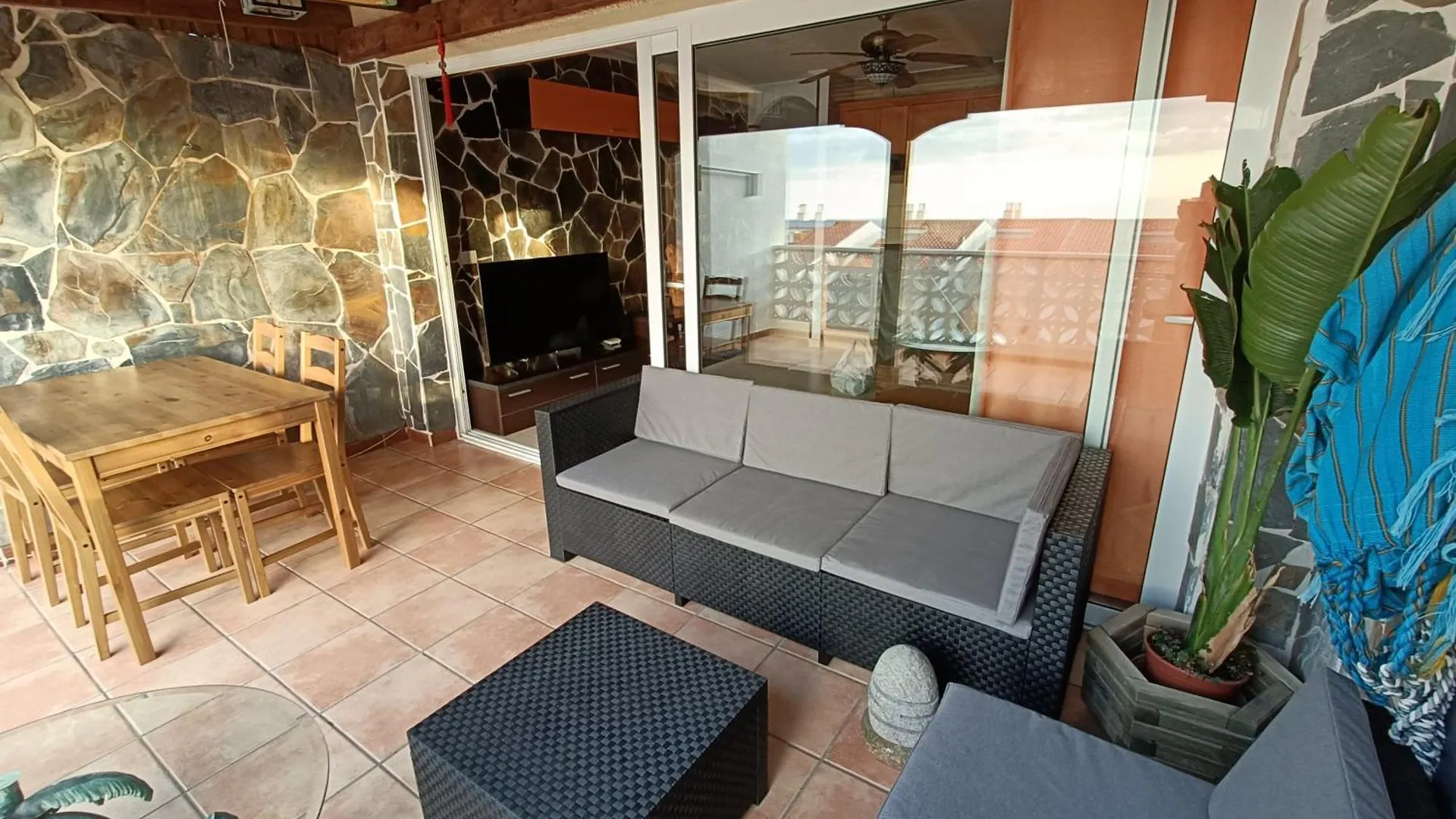 Ola Serena Costa Adeje  Spain